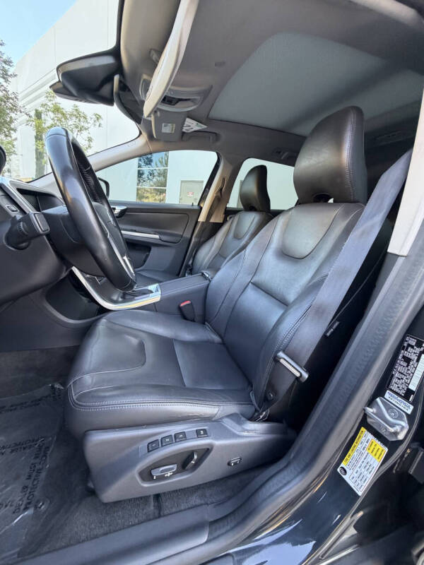 2015 Volvo XC60 T5 Drive-E Premier