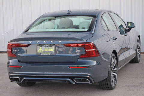 2022 Volvo S60 B5 Momentum