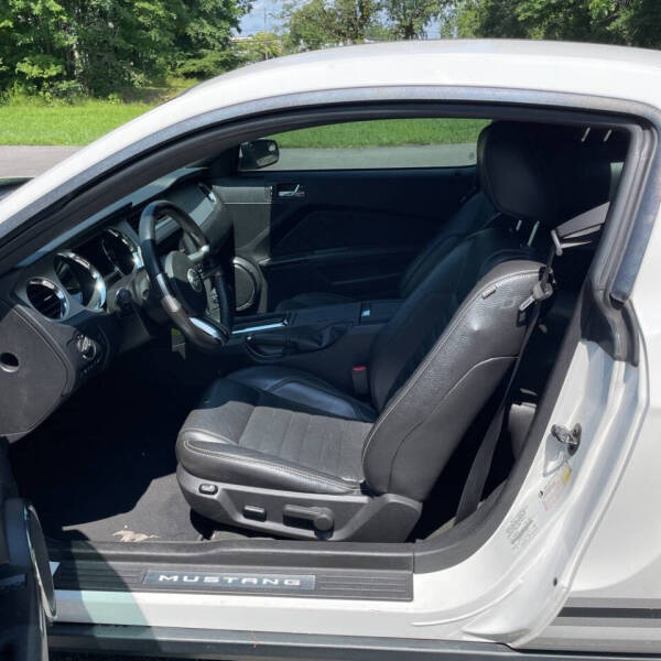 2012 Ford Mustang V6 Premium