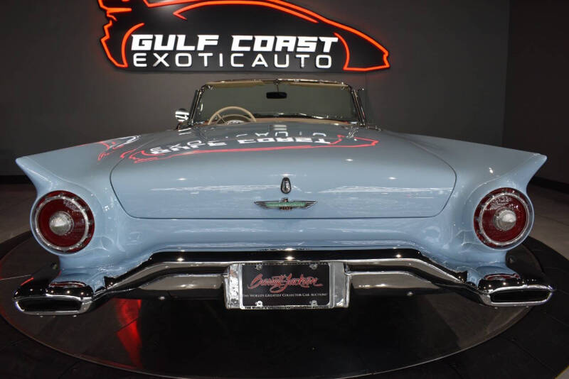 1957 Ford Thunderbird