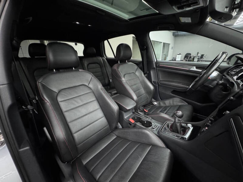 2020 Volkswagen Golf GTI SE