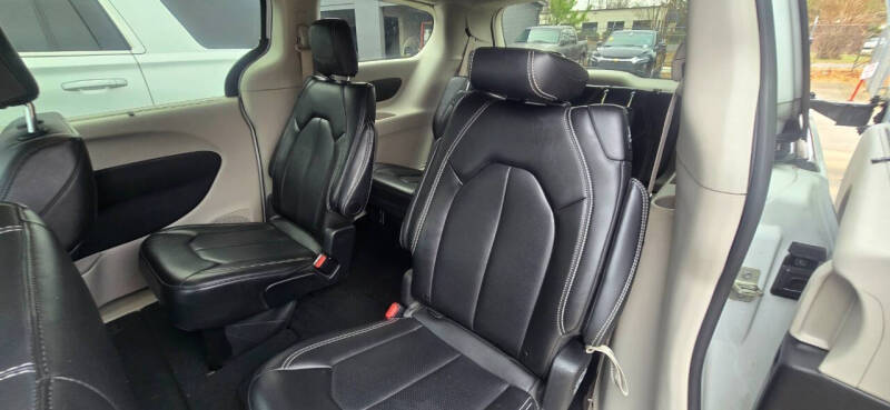 2024 Chrysler Pacifica Touring L