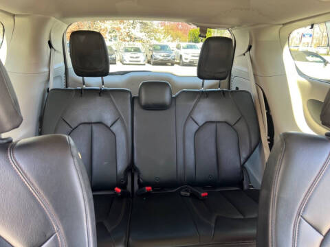 2020 Chrysler Pacifica Touring L