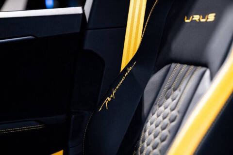 2023 Lamborghini Urus Performante