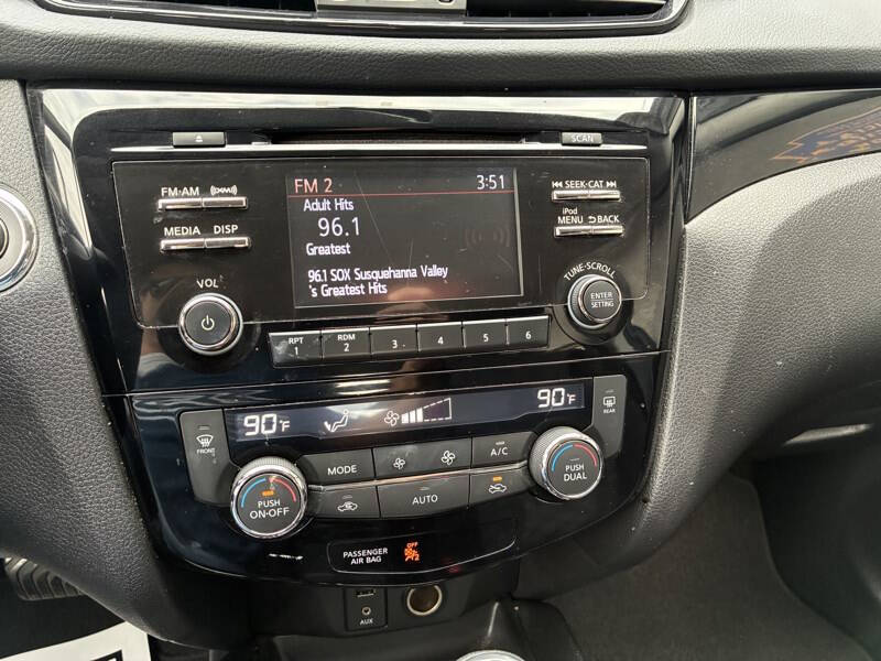 2017 Nissan Rogue Sport SV