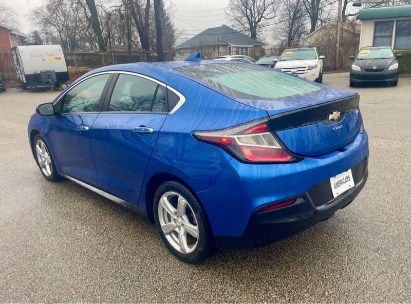 2017 Chevrolet Volt LT photo 8