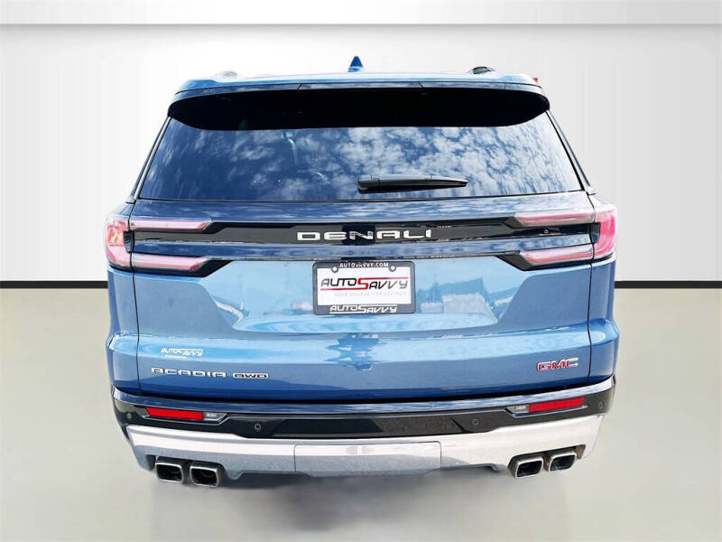 2024 GMC Acadia Denali
