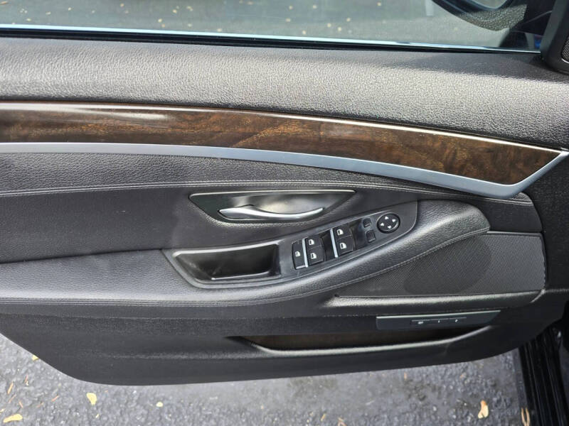 2016 BMW 5 Series 528i