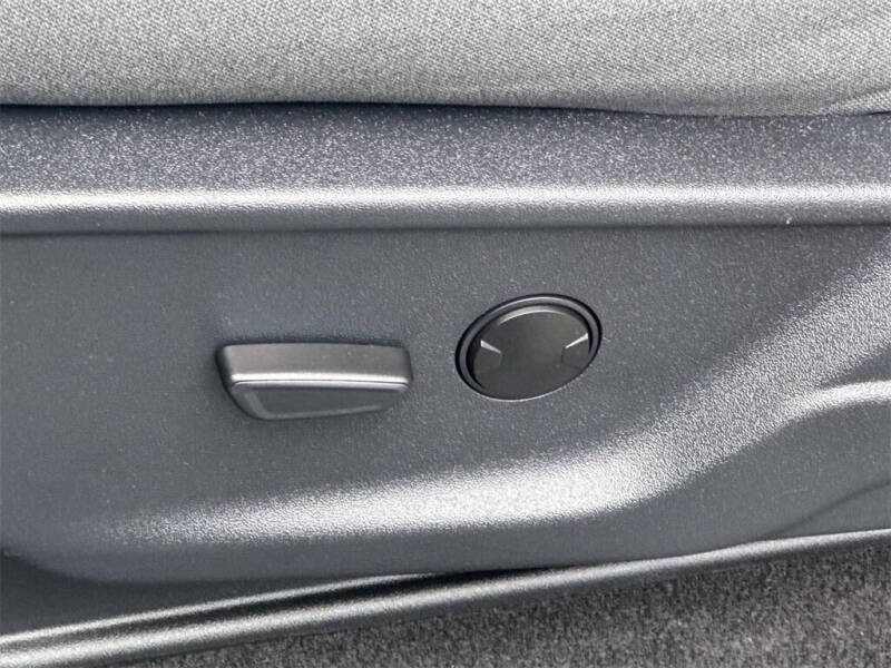 2024 Ford F-150 Lightning XLT