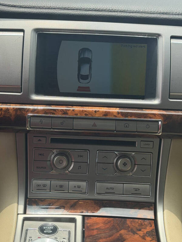 2011 Jaguar XF
