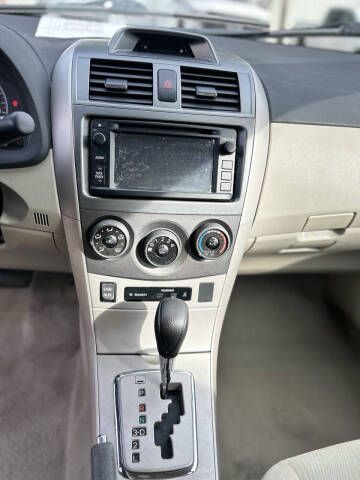 2013 Toyota Corolla LE