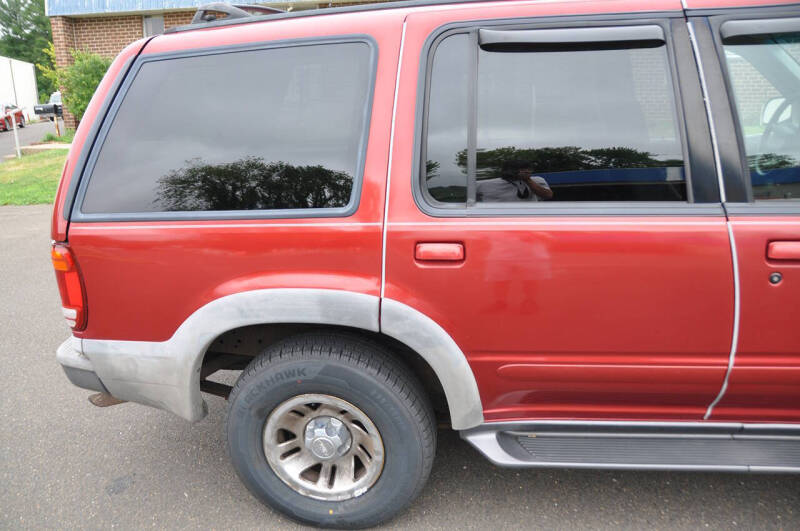 2001 Ford Explorer XLS