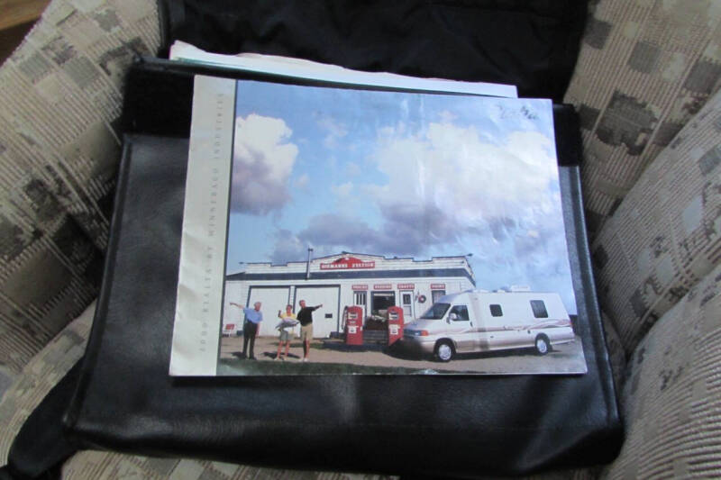 2001 Winnebago Rialta