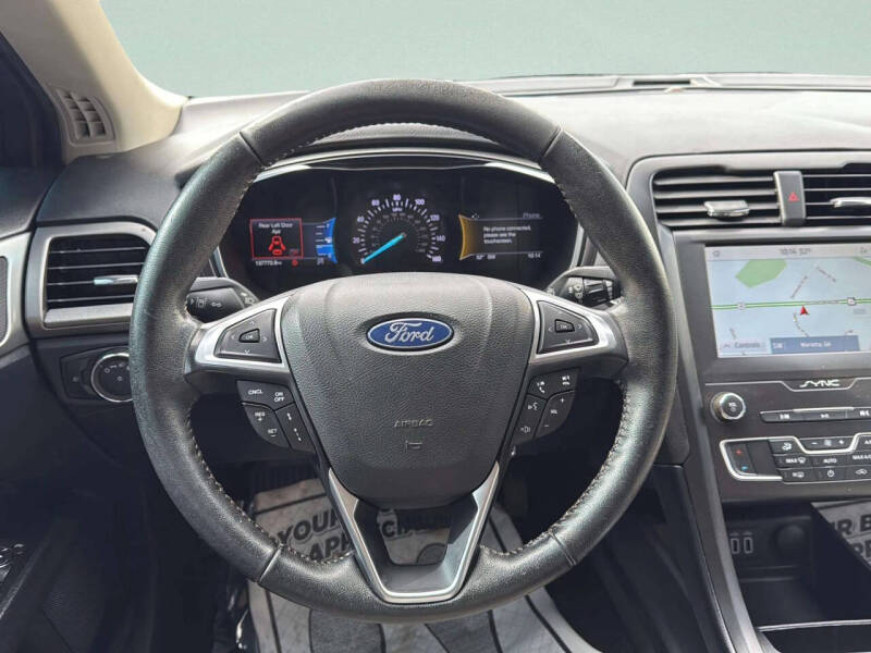 2020 Ford Fusion SE