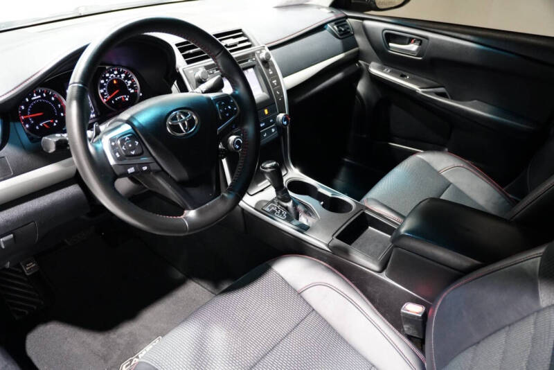 2016 Toyota Camry SE