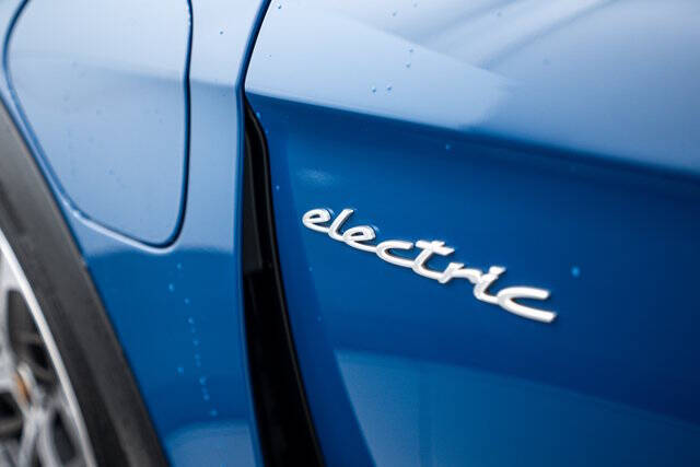 2024 Porsche Taycan 4 Cross Turismo