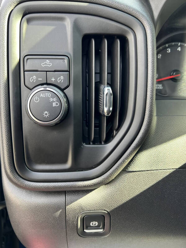 2024 Chevrolet Silverado 1500 Custom