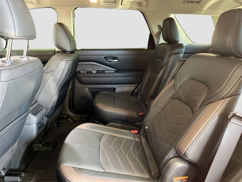 2024 Nissan Pathfinder Platinum