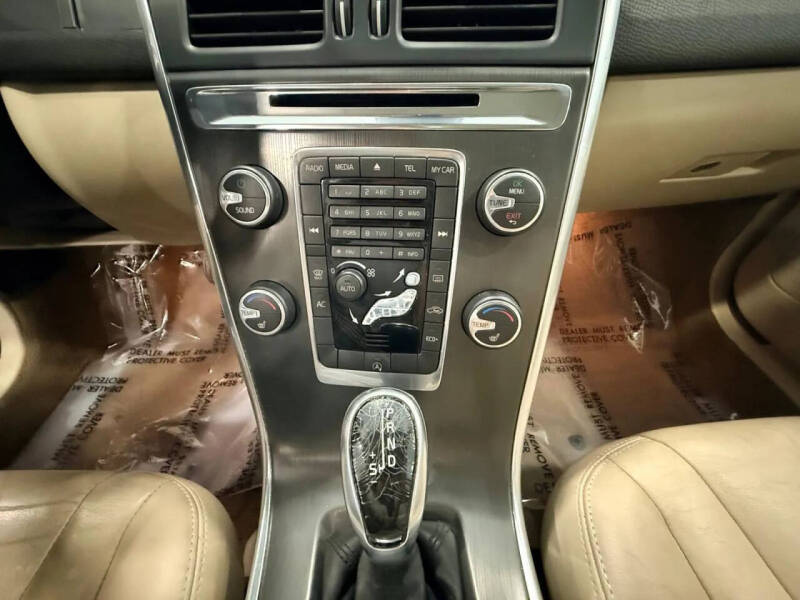 2015 Volvo XC60 T5 Drive-E Premier
