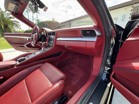 2017 Porsche 911 Carrera 4