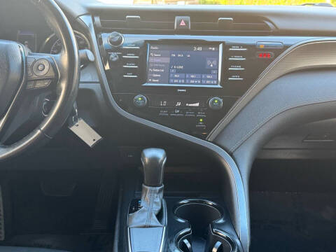 2020 Toyota Camry SE