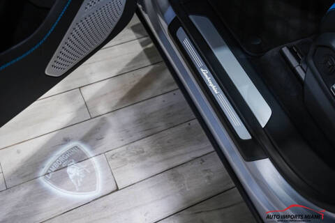 2025 Lamborghini Urus SE