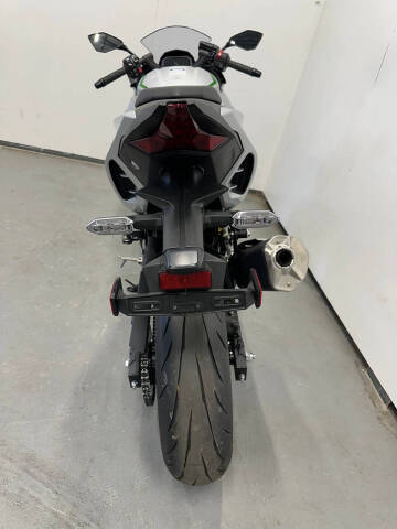 2024 Kawasaki Ninja 7 Hybrid ABS