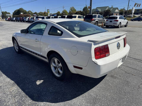 2007 Ford Mustang V6 Deluxe