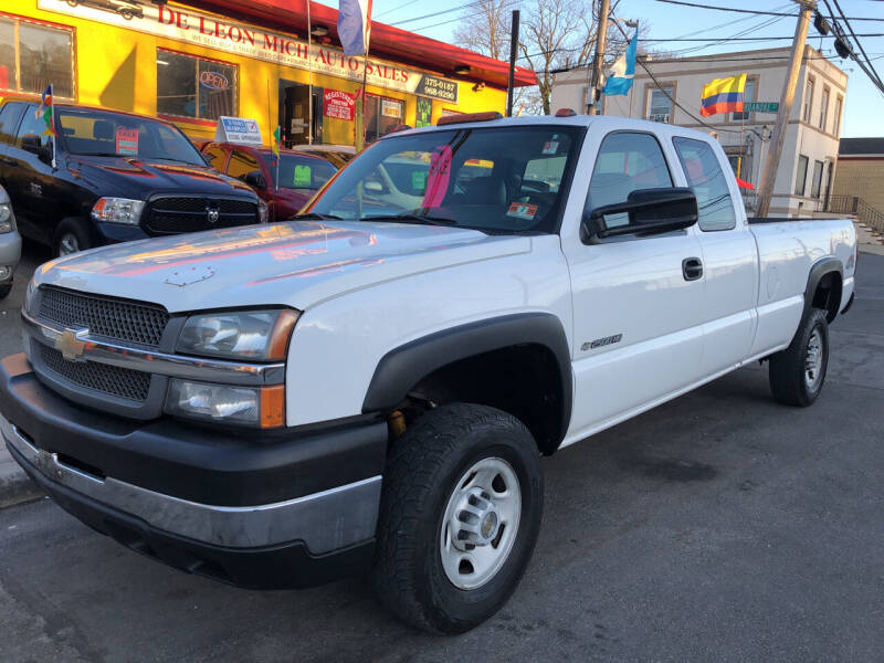 2004 Chevrolet Silverado 2500HD for sale at Deleon Mich Auto Sales in Yonkers NY