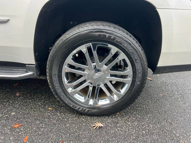 2017 Cadillac Escalade Standard