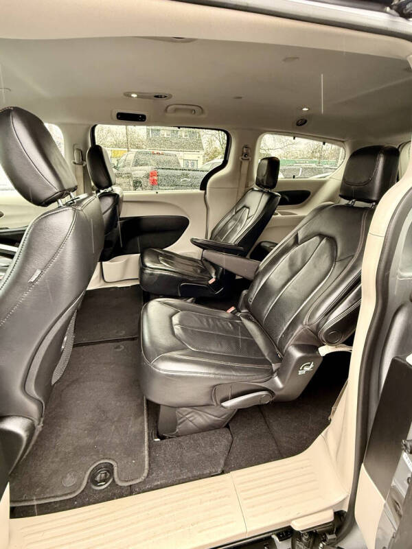2019 Chrysler Pacifica Touring L