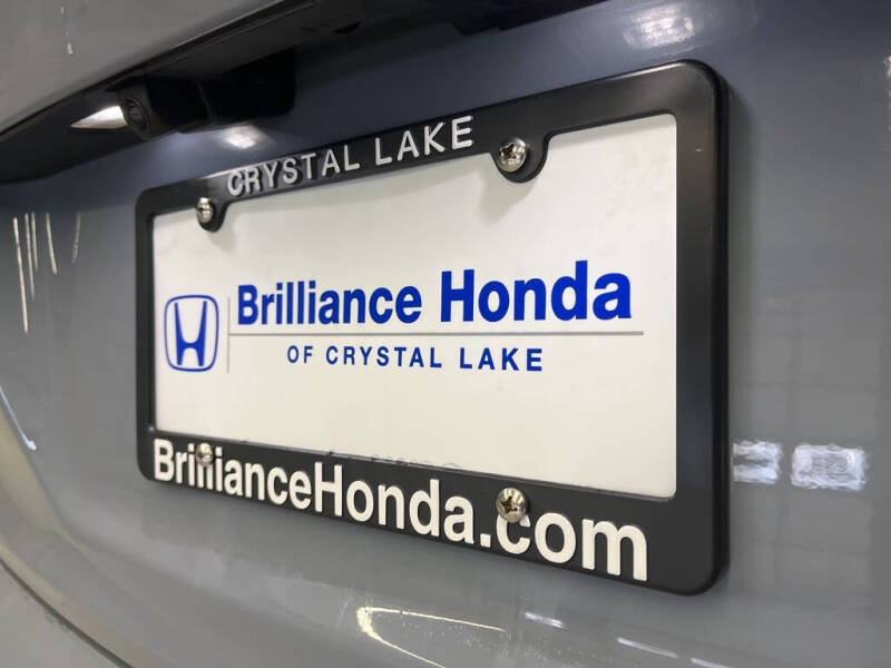 2022 Honda Pilot Touring w/Rear Captain's Chairs