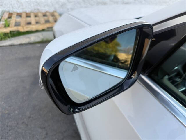 2024 BMW 3 Series 330i xDrive