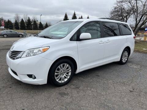 2014 Toyota Sienna for sale at Paramount Motors in Taylor MI