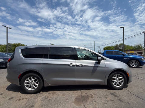 2017 Chrysler Pacifica LX