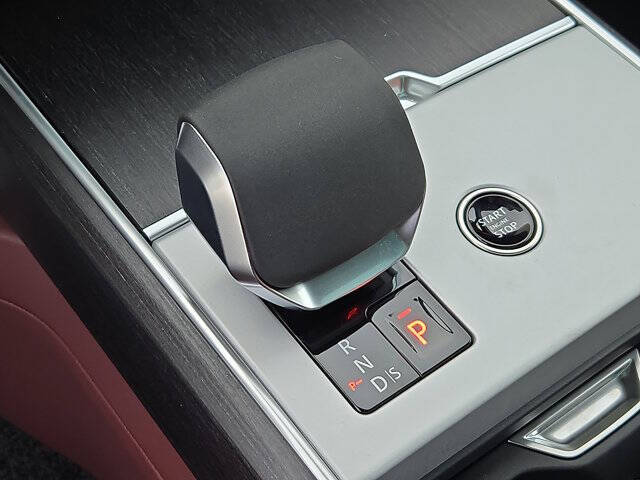 2025 Land Rover Range Rover P530 SE