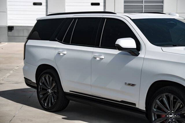 2025 Cadillac Escalade-V