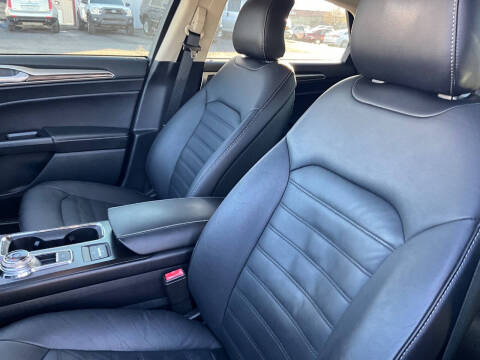 2017 Ford Fusion Hybrid SE