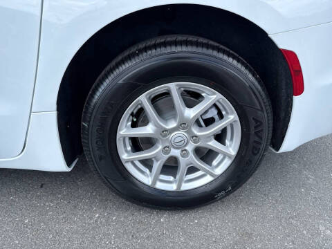 2026 Chrysler Voyager LX