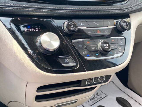 2024 Chrysler Pacifica Plug-In Hybrid Select