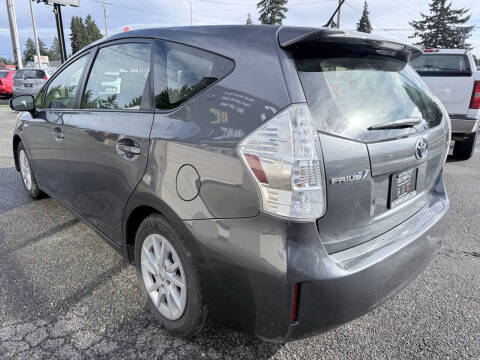 2012 Toyota Prius v Five