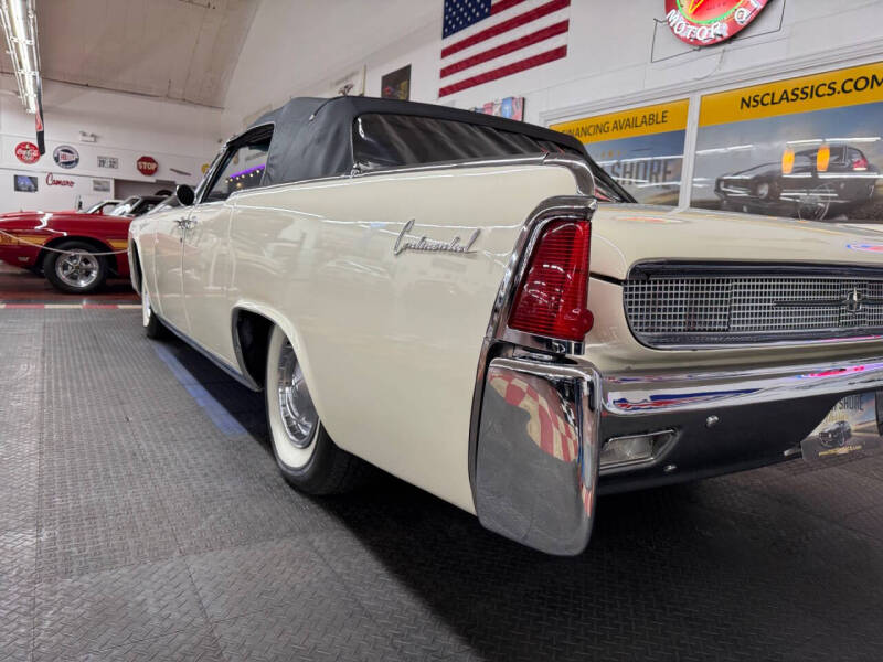 1961 Lincoln Continental