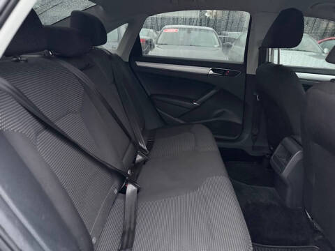 2016 Volkswagen Passat 1.8T S