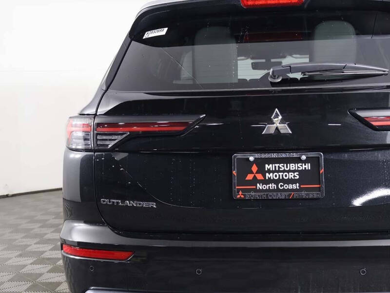 2025 Mitsubishi Outlander SEL Platinum Edition