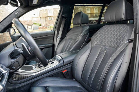 2025 BMW X7 M60i