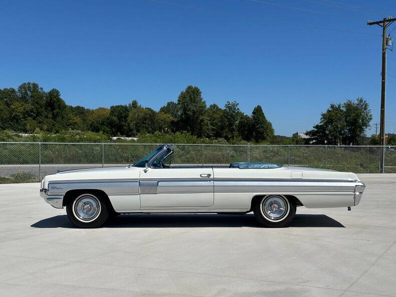 1962 Oldsmobile Starfire