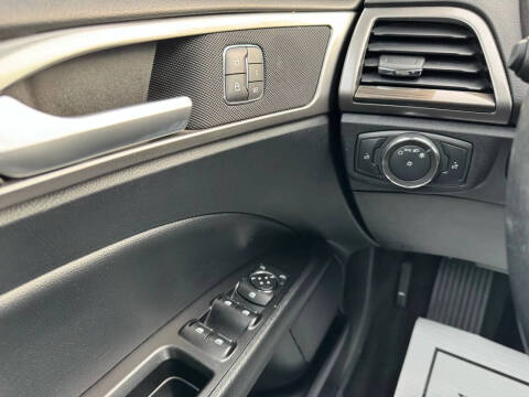 2020 Ford Fusion SEL