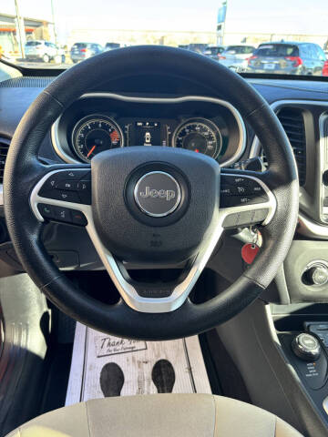 2016 Jeep Cherokee Sport