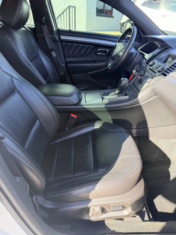 2016 Ford Taurus SEL