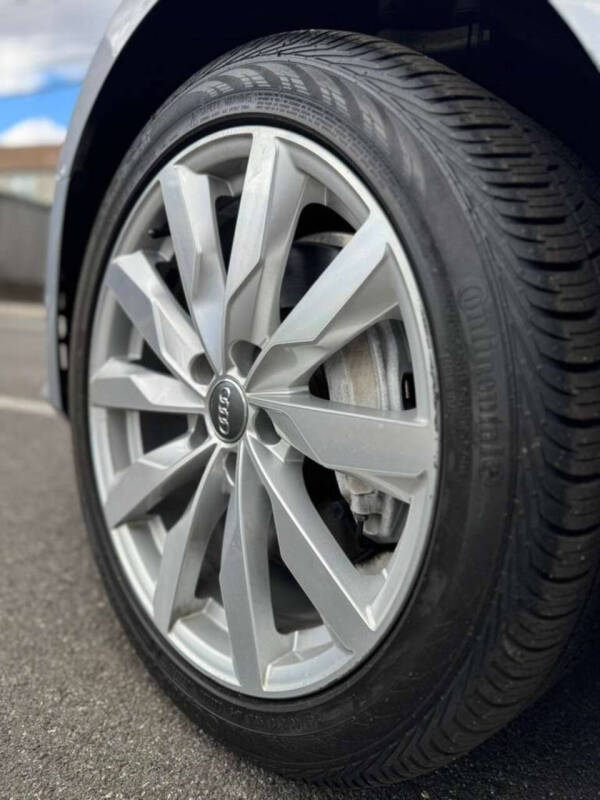 2017 Audi A4 2.0T quattro Premium